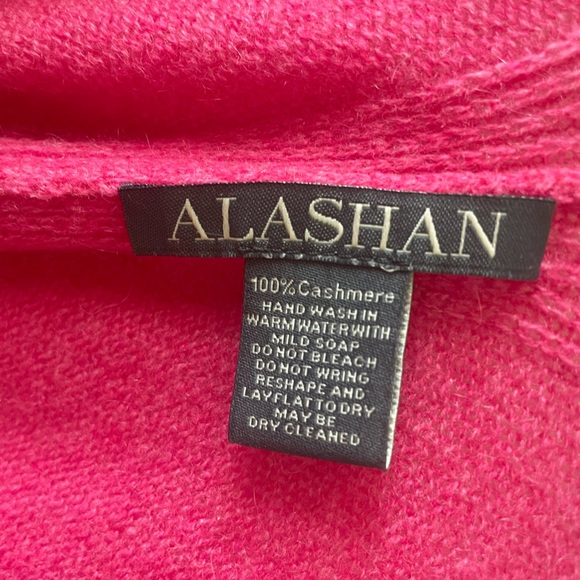 Alashan hot pink cashmere poncho - Picture 3 of 4
